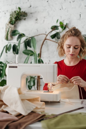 5 reasons why you need a sewing machine