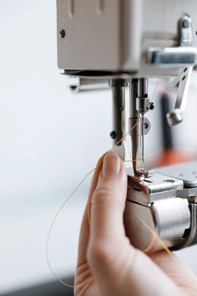 threading the sewing machine