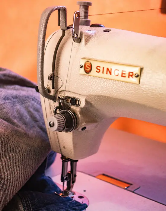 how to oil an older singer sewing machine